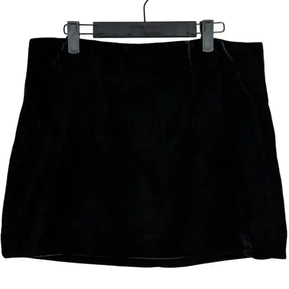 NWT Zara Soft Velvet Velour Straight Mini Skirt Zip Up Closure L Black #3823 - Picture 2 of 15